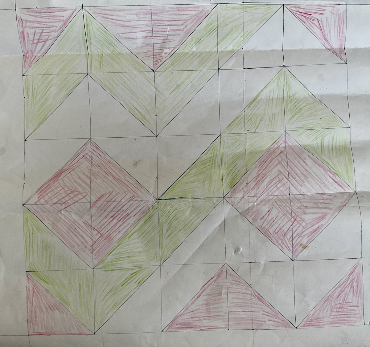 GillieChilds's tweet photo. Happy Saturday Peeps. After a tiring day yesterday, I’m chilling out today. This is a plan for a long term project I’m working on.
#MHHSBD #memoryquilt #patchwork https://t.co/jzUqO2VJwO