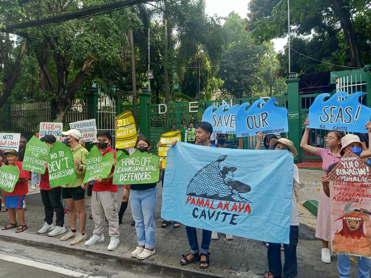 Environmental and human rights advocates from the Southern Tagalog region are here now in front of the DENR Main Office to highlight the various environmental issues in different parts of the region, from reclamation to coastal dredging to megadam projects. LABAN KALIKASAN!