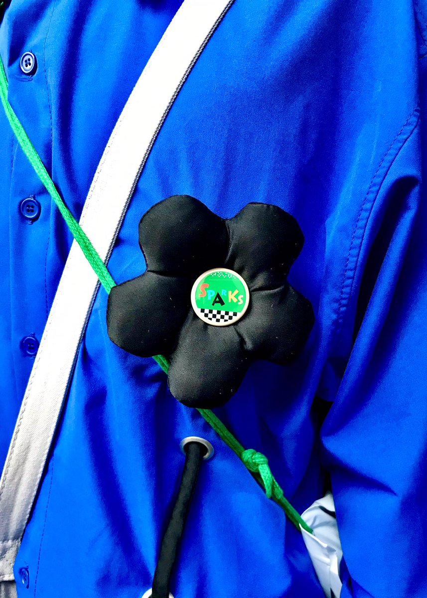 suehiro2014's tweet image. バッジ買って服に付けたった✨

#Sparks
#tectecs