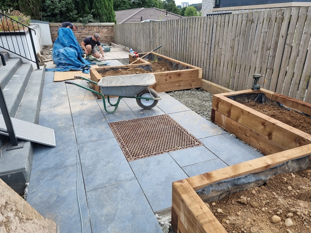 Vialii's tweet image. Do you remember these old grills from a client&apos;s greenhouse we shared recently? Well here is how we are using them in their garden in #Falkirk - don&apos;t they look great? They look amazing with these porcelain slabs from @LondonStone #QuirkyDesign #Porcelain #LondonStone