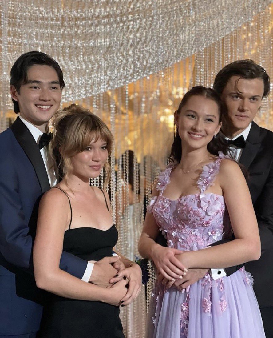 the fact that steven wasn’t even taylors date 😭😭😭