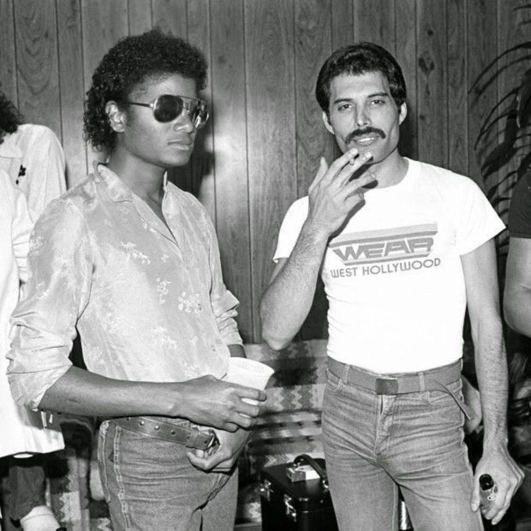 RT @Cohiba42794785: Michael Jackson and Freddie Mercury
#MichaelJackson https://t.co/7JkUomNMFL