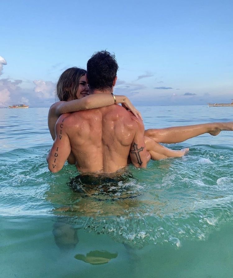 me and who (@meandwh) on Twitter photo 