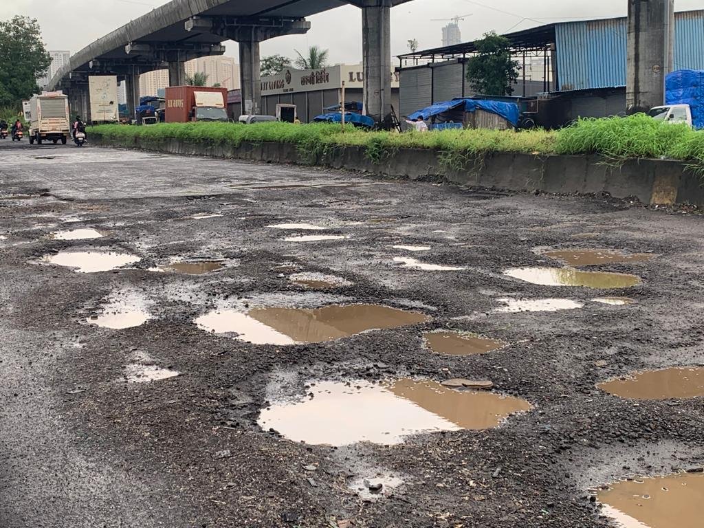 QueenofThane's tweet photo. Kasheli - Balkum road ! Dear @MMRDAOfficial @mahapwdofficial can we expect some help for people who are using this road daily ? Or they are left to die in these deadly potholes? #thane #mumbai #bhiwandi https://t.co/vDb1vh4fft