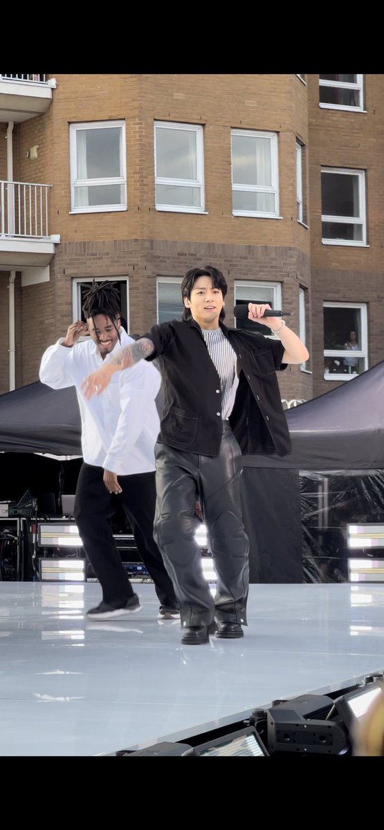 cmaedj09's tweet photo. 🫶🫶🫶 #JungkookInLondon #JungkookBBCTheOneShow @bts_bighit https://t.co/5GSa7xafe9