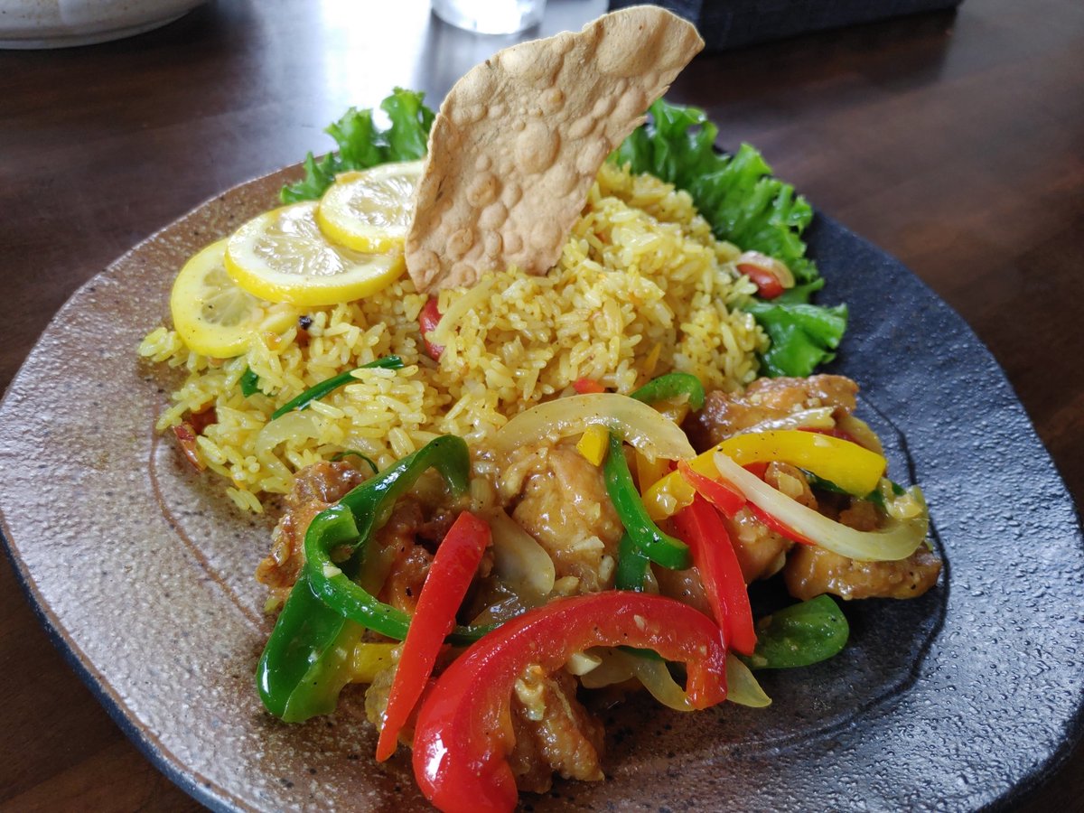 giya's tweet photo. お昼ごはんでよく行くカレー屋さん。鳥栖LION CURRY https://t.co/CEyDQOhgS4