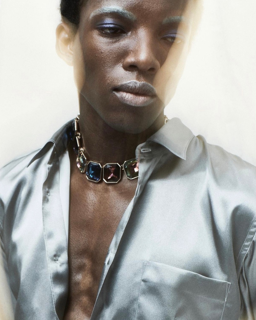 fbertolaeth's tweet photo. Unveiling Inner Reality // Presenting two exclusive unpublished portraits from the editorial shoot by Francesco Bertola. 

#FashionEditorial #EmergingFashion #FashionPhotography #ContemporaryFashion" https://t.co/DB7VPZtc8P