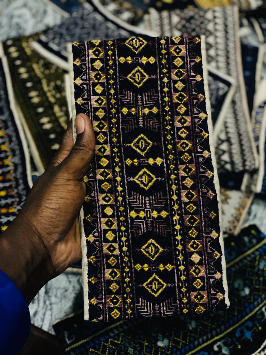 capsprodoos's tweet photo. @__yellows 🌟 Unleash Your Style! 🧢 Our handmade caps are the perfect statement piece for fashion-forward individuals like you. Embrace the vibrant essence of Northern Nigeria's culture with every cap you wear. https://t.co/mCV3g1xI7Z