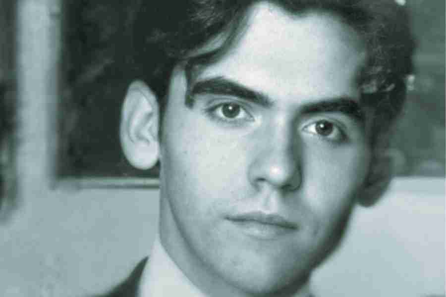 “El más terrible de todos los sentimientos es el sentimiento de tener la esperanza muerta.”

Lorca