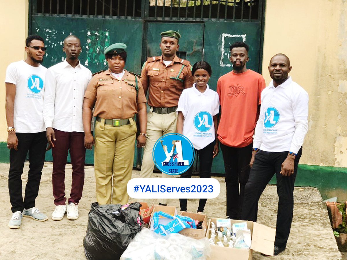 Yalicrossriver's tweet photo. On July 18th, 2023, members of YALI Cross River Hub embarked on a passionate visit to the inmates at Afokang Correctional Center. We had a dialogue with the prison Warden in the context of the theme for YALIServes 2023 - "Climate, Food and Solidarity Justice". https://t.co/EvonjJF9s5
