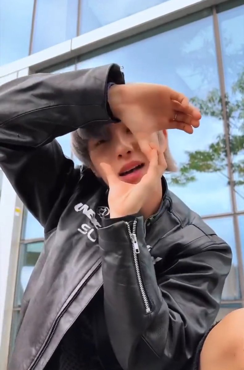 julyyfirst's tweet image. sos ออริจินอล😎 #RenjunSOSchallenge