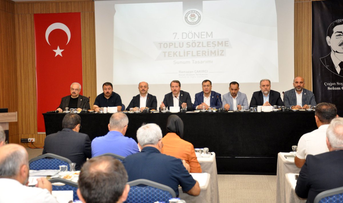 mehmetsezer01's tweet photo. Eğitim-Bir-Sen 57. Başkanlar Kurulu toplantısı Ankara @EbsOtel de başladı.
7. Dönem Toplu Sözleşme'de masaya taşınacak teklifler; eğitim çalışanlarının çözümünü istediği sorunlar ve beklentilerininin konuşulduğu toplantıya  @Mbenli01 baskanımız ile katılıyoruz. https://t.co/3lT77jqiGw
