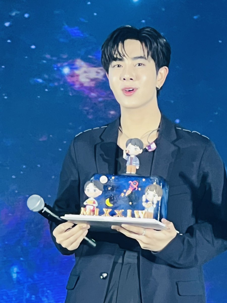 SZuka03's tweet photo. HBD🎂🫶✨

 #EarthMix #เอิร์ทมิกซ์ 
#25ปีมิกซิวกำลังแจ๋ว
 #mixxiw    
#EarthMixReadyForVN
#EMflytothemooninVN https://t.co/YRDiaeTWei
