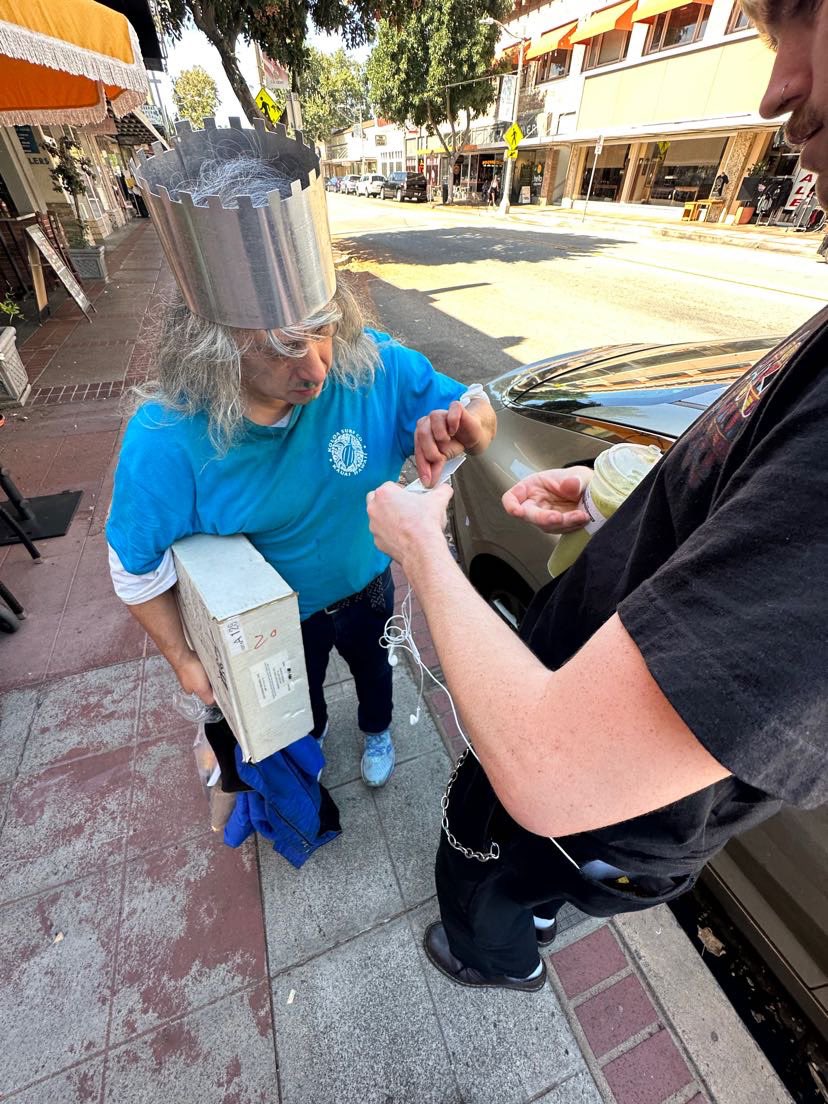 begtown's tweet photo. Bro asked me for a cig so I took him to zynnbabwe https://t.co/ewiS6QMAHa