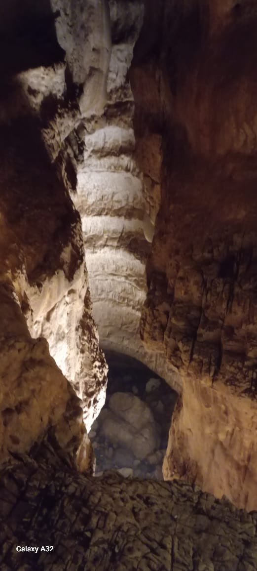 #caves of Fawwar Dara 
DM to #create your #unique #adventure
@blackpeaks.lb
#Hiking
#hikingLebanon
#loveLebanon
#natureLovers
#mountainLovers
#beautifulDestinations
#sports
#Hike
#Nature
#Outdoors
#Life
#Live
#Lebanon