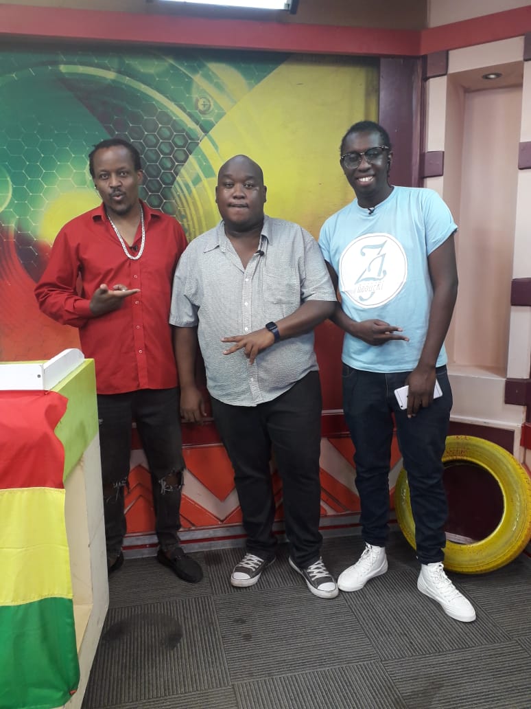 KamemeTvKenya's tweet photo. It's Sato, Jungle ni ya waras!
Twende kazi #CiaReggae na MOCH MC Ghettochild na ZJ Passueri_Official
SMS LINE 21182 https://t.co/5D6P13Tags
