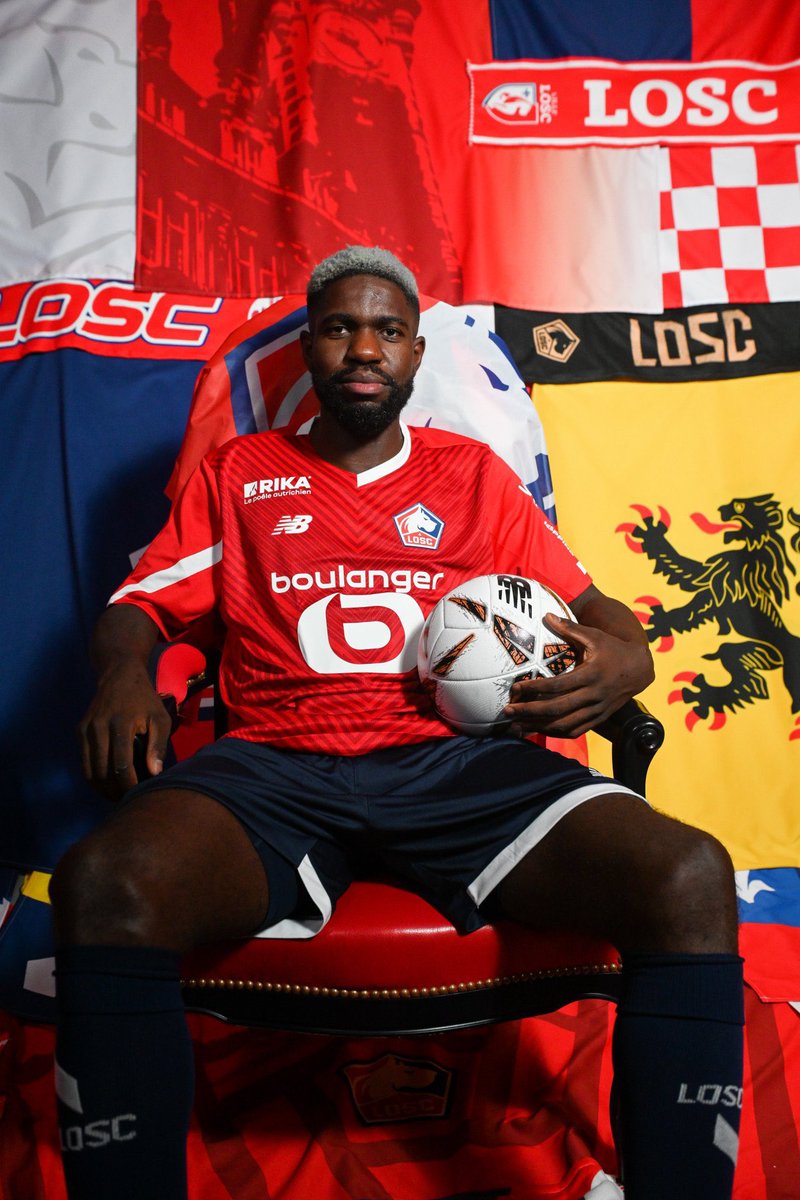 Samuel Umtiti sous ses nouvelles couleurs. ❤️🤍

📸 <a href="/losclive/">LOSC</a>