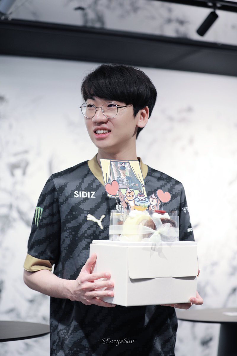 EscapeStar_'s tweet photo. 현주나 생일 축하하고 다음 경기 화이팅 하자!!

#Happy_Doran_Day https://t.co/caUG3XnXF9