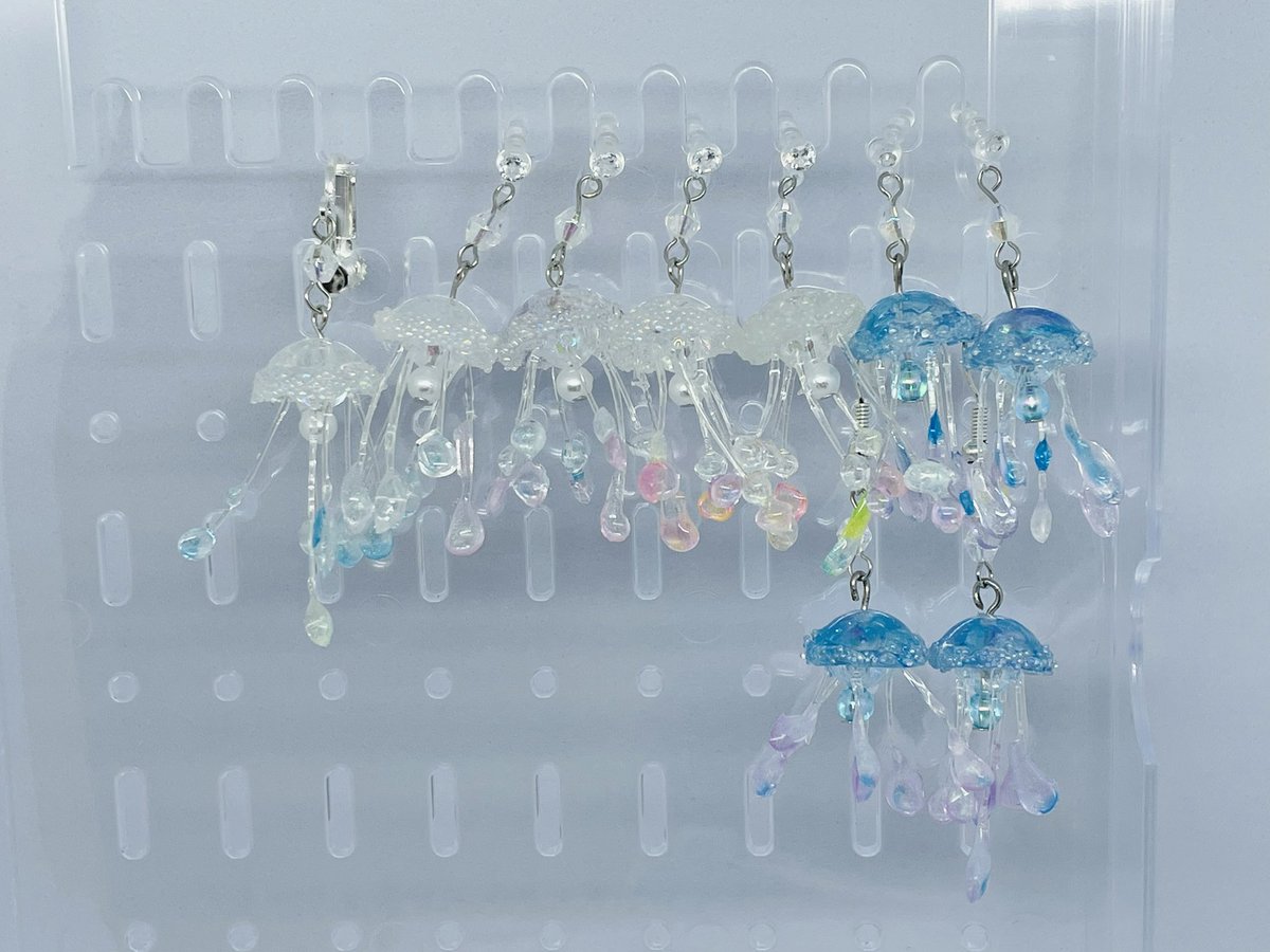 apfel_Candy01's tweet photo. #レジンアクセサリー #レジン作品 #レジンで生き物 #海月レジン #海月 #海の日 #夏に願いを #夏の創作クラスタフォロー祭り   #Lanoshka 店🪼 #凛檎飴ちゃん

🪼海月…まだこれしか作れてない🔥🪼 https://t.co/ZYnt4Bw8jU