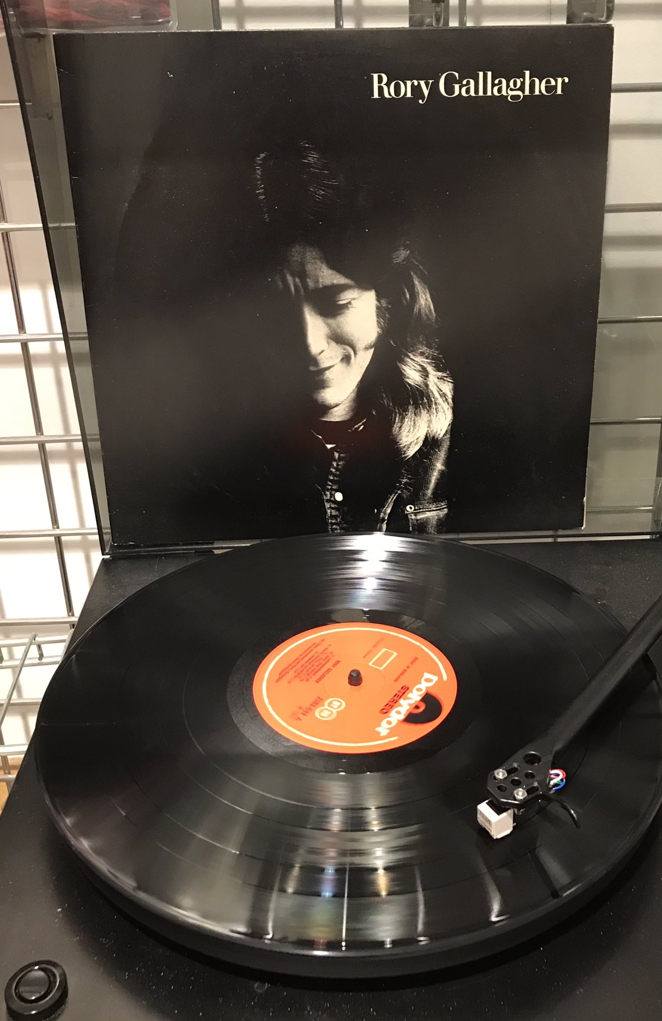 aberdeen-vinyl-records-shop-and-podcast-on-twitter-mr-hendrix-how