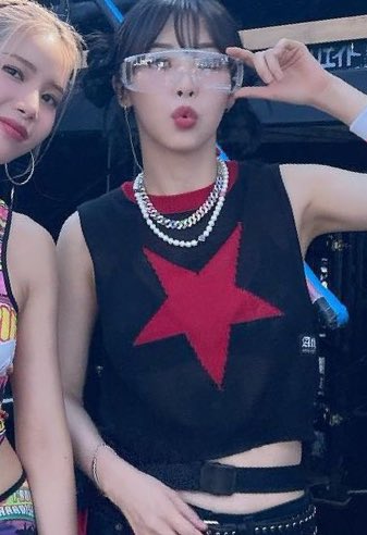 Evie A 40 Year Old Businessman On Twitter Byul S Top Https T Co