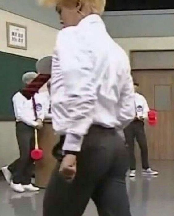 jimin lover tweet media