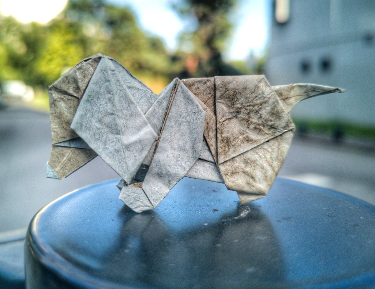 BarthDunkan's tweet photo. Origami Sniffer Puppy..
Chiot stylisé et plié à partir d'un carré par Barth Dunkan (EcOrigami).
Puppy designed and folded from a square by Barth Dunkan (EcOrigami)
#barthdunkan #ecorigami #puppy #origami #paperfolding #paperart #mfpp #Amazon #origamidog #origamipuppy https://t.co/oHZr4clDJb