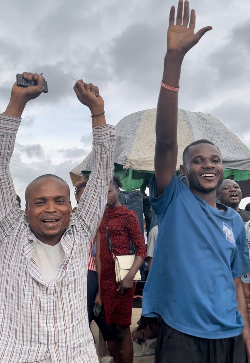 SimFubaraKSC's tweet photo. Yesterday, I took out time to inspect ongoing construction work at the Government Secondary School, Okehi. On my way back, I made a stopover at failed portions of Igwuruta roundabout, where I met some excited supporters and cheering citizens of our dear state. https://t.co/kKrtpTdit4