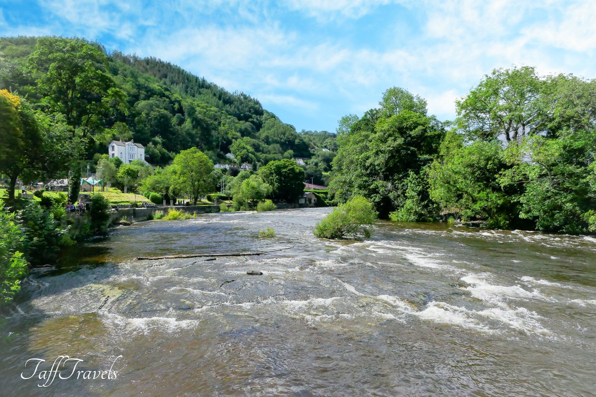 The ever changing River Levels & Light constantly give a Different View of the Amazing #RiverDee @WWAct @riverbanc @LlangollenTIC @GoNorthWales @northwalesmag @northwalescom @NWalesSocial @ItsYourWales @visitwales @wrexham @Ruth_ITV @DerekTheWeather @itvcoastcountry