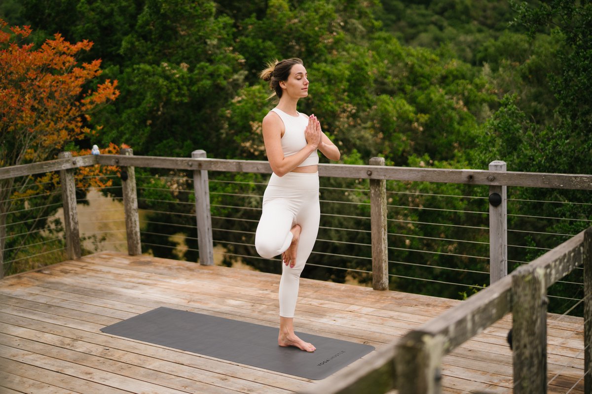 YogaHustle's tweet photo. Our award winning Travel Mat sold out 4 times last year, so we had to bring it back! It's the perfect travel & vacation accessory!  🏝️🏖️⛺️

#yogahustle #yogamat #travelmat #yogatravel #vacation #fitness #retreat #yogaretreat #wellness #travelgiftguide #beachyoga #beachbag  #yogastudent #yogainstructor #yogaoutside #outdooryoga #yogaholiday