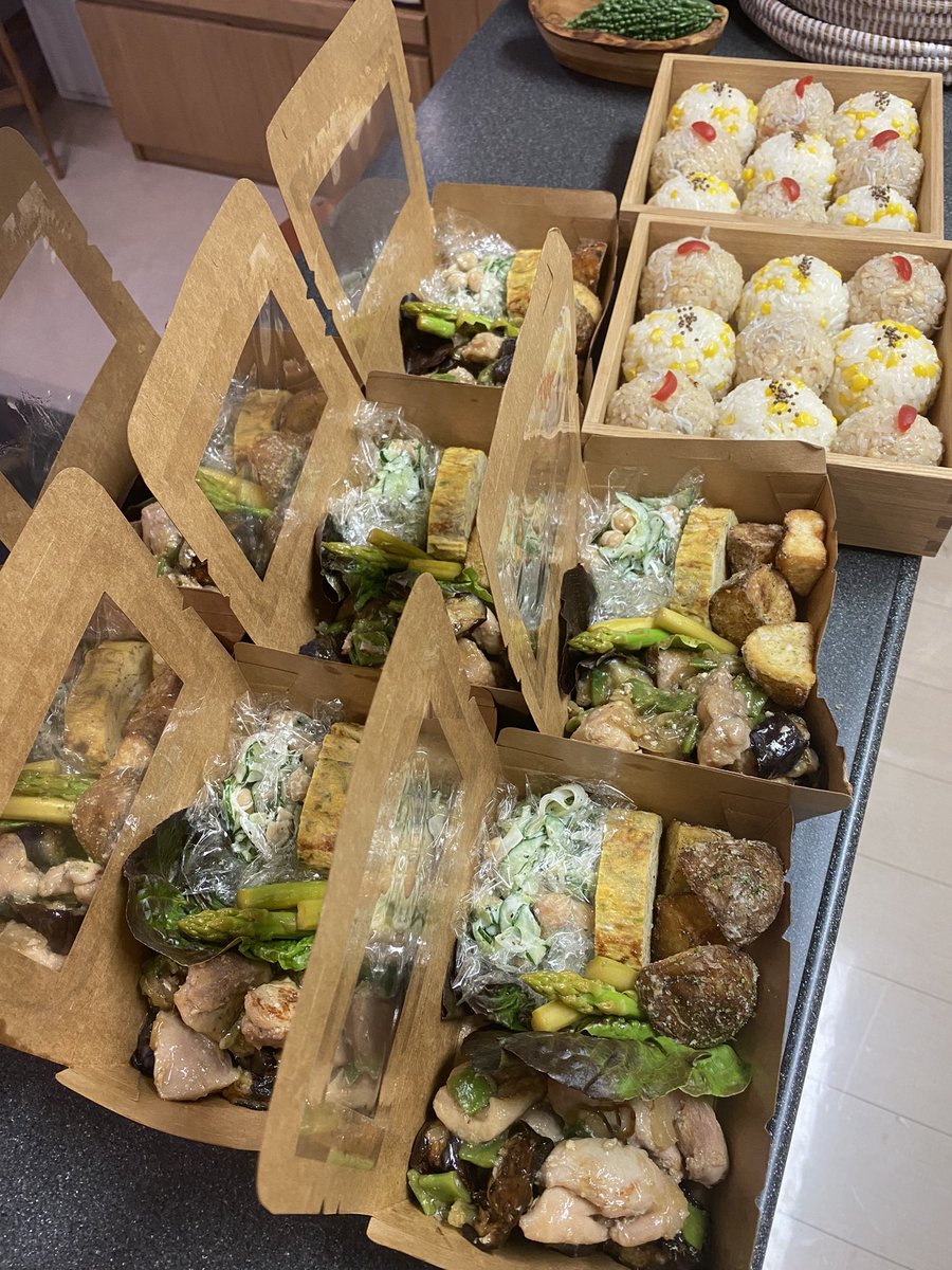 わけあって7人分のお弁当を作っています。お料理を提供するって難しい…
お店の方やお弁当作ってる親御さん方しみじみすごい