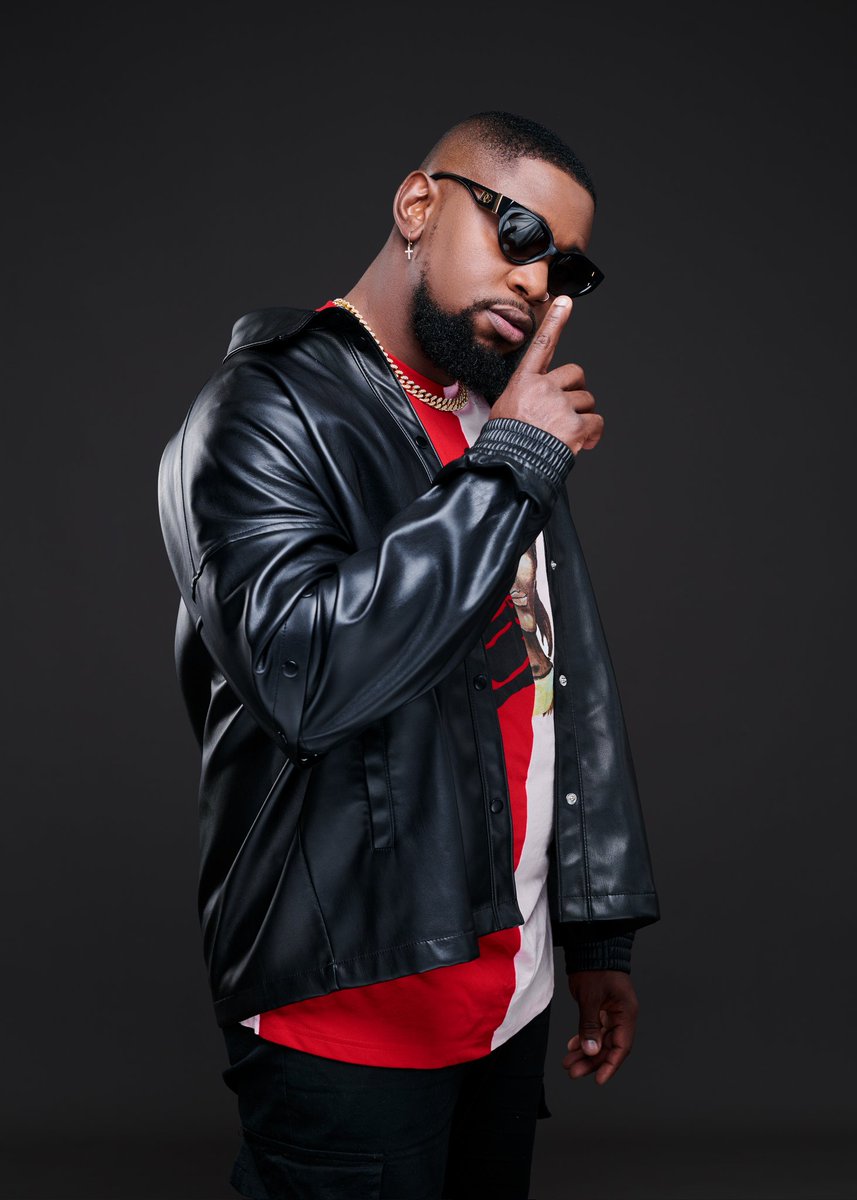 channelafrica1's tweet photo. [Coming-Up]
Afro-Soul Musician, @StayVyncci is today's featured #UnsignedArtist. Catch his conversation with @KabeloJay.

Stream:https://t.co/U4UBHFrZoW
#OutAndAbout #ChannelAfrica #SABCNews https://t.co/Hxn9IGJFz0