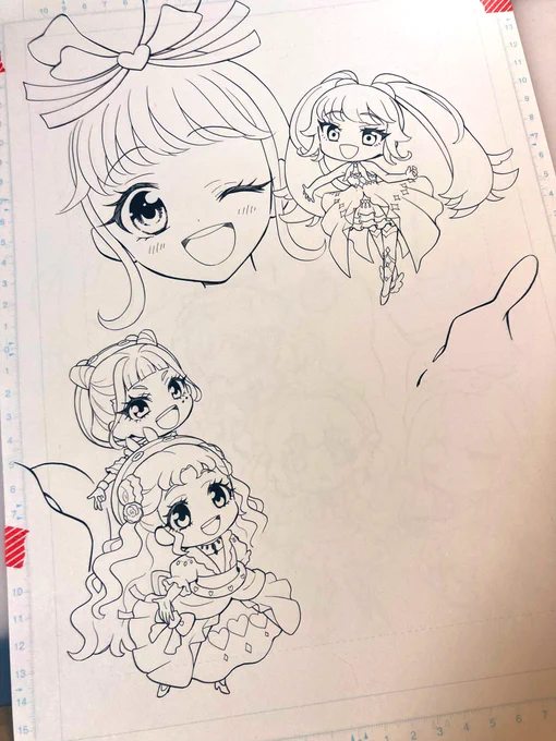 【ワッチャプリマジ!スタジオ  スタジオ第7・8章公式ファンブック】  漫画扉絵制作途中〜  楽しいけど気が遠くなるマナマナペン入れ作業〜🥰  ここからさらにワチャワチャしたマナマナ大集合の扉絵になっていきます〜 完成イラストはファンブックでチェックしてね🫶✨  #プリマジ #ワッチャプリマジ