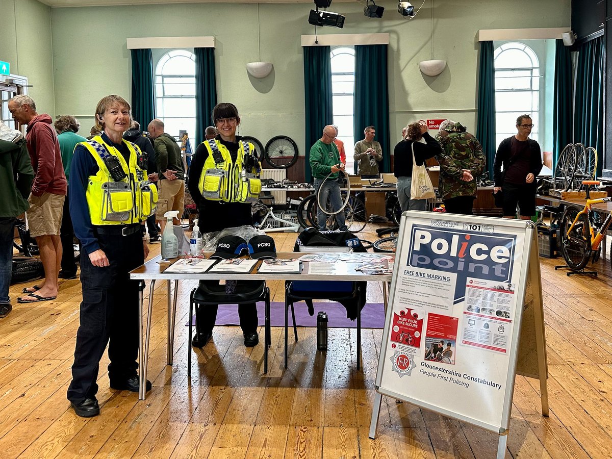 #PCSOFrancis and #PCSOEllis are currently in #Nailsworth Town Hall bike marking until 12:00 today. Come and get your bikes marked for FREE 🚲
@bikeregister 

#LockitMarkit
#CommunityEngagement