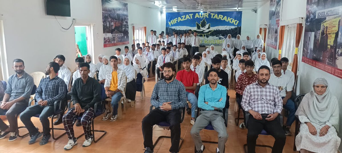Nusaratkhan11's tweet photo. AGS Chandigam Organised Patriotic Drama On Rfn Abdul Hamid Chara, SC
#IndianArmy
#RfnHamidChara
#ProsperousKashmir
#YouthofKashmir
#VandeMaTaram
#IAmKashmir
#SentinelsofLolab
#ProsperousKashmir https://t.co/7zhTVAUpFI