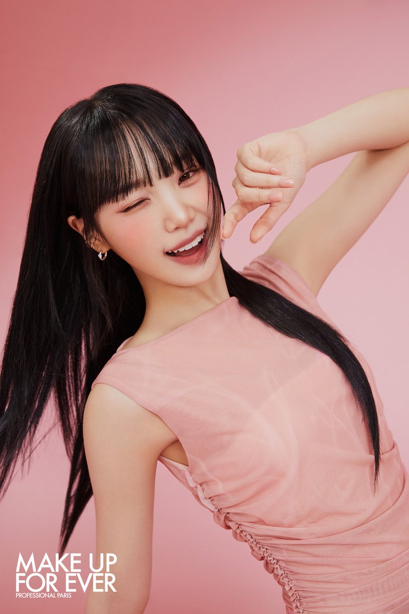 LSRFM_GLOBAL's tweet photo. [PHOTO] 230722

Marie Claire Korea's Facebook Update with #KIMCHAEWON

Make Up Forever NEW Artist Blush in rose pink colour #B230

🔗: https://t.co/cyfeqGMpU0

(2/2)

@le_sserafim @IM_LESSERAFIM
#LE_SSERAFIM #르세라핌 #김채원 https://t.co/Jo16puAvo8
