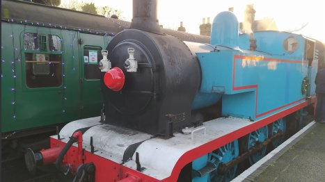 Random Train Random train pictures without context on Twitter: