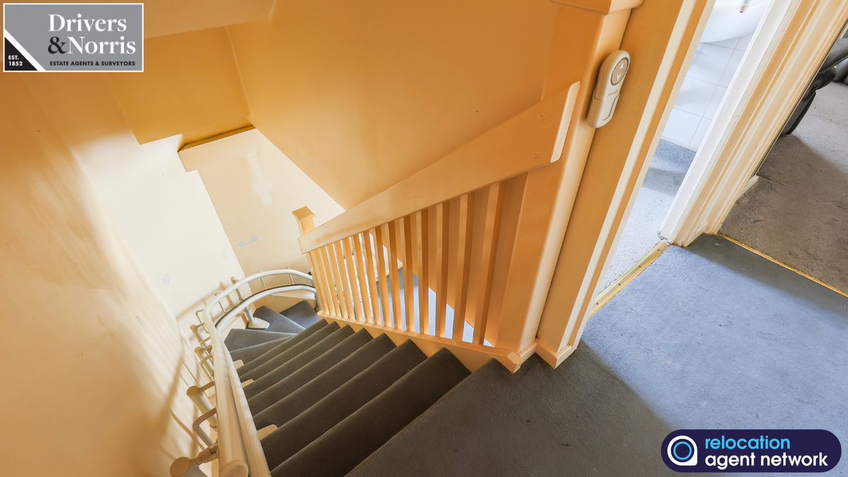 Don’t miss out on this rare opportunity to own a 2-bed #property 🏡 with a garden &amp; off-street parking! An amazing chance to live in one of the most sought-after spots in North London.

More details here 👉 tinyurl.com/mtd4s3ad

<a href="/RelocationAgent/">Relocation Agent Network</a>

#Islington #UKHomes