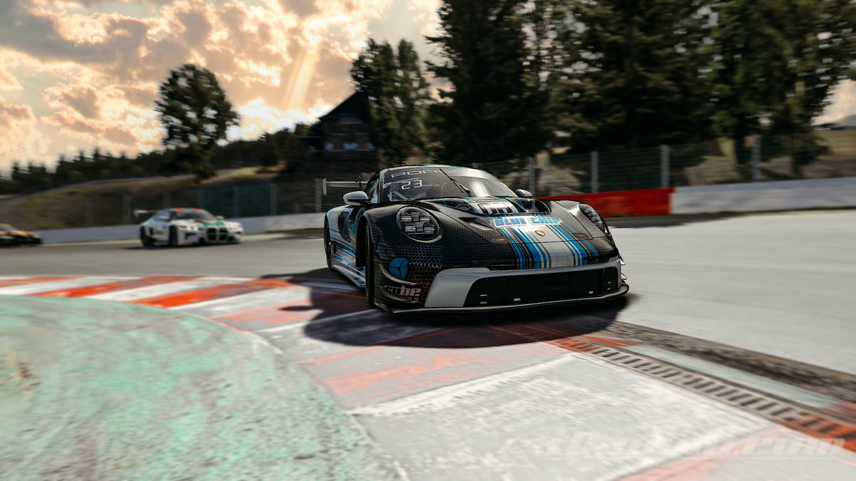 BlueChip_Racing's tweet photo. @iRacing @FalkenTire @FalkenTyres 3hrs away, waiting to take the green 🏁 https://t.co/aaO8A2BSCE