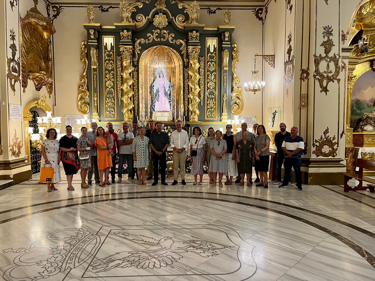 PasoBlanco_3's tweet photo. ⛪️ Ha sido un honor recibir esta mañana la visita de D. Jose Manuel Martínez Rosique, nuevo párroco de Santiago, que toma posesión el próximo 10 de septiembre.
💫 Que la Virgen de la Amargura le acompañe en esta apasionante etapa. https://t.co/TqNLVz92r0