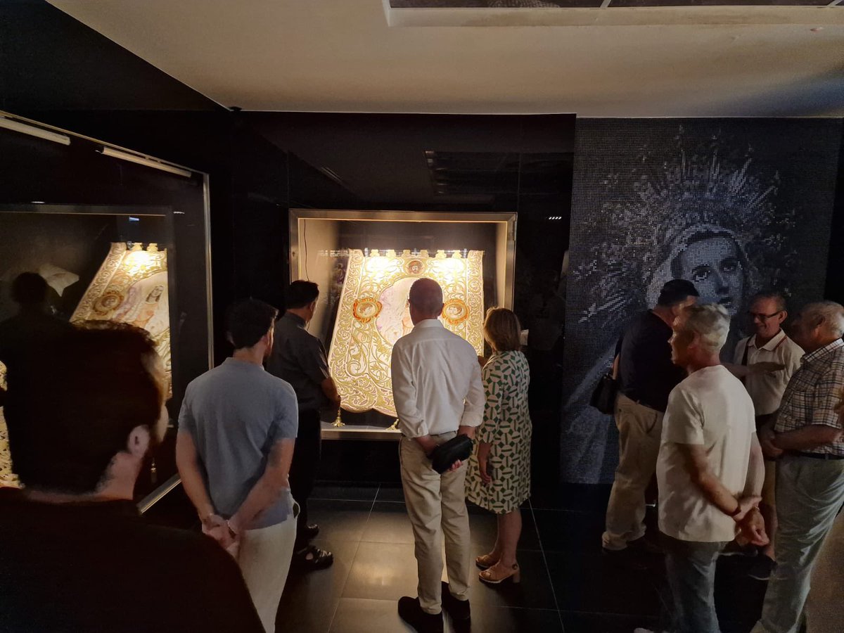 PasoBlanco_3's tweet photo. ⛪️ Ha sido un honor recibir esta mañana la visita de D. Jose Manuel Martínez Rosique, nuevo párroco de Santiago, que toma posesión el próximo 10 de septiembre.
💫 Que la Virgen de la Amargura le acompañe en esta apasionante etapa. https://t.co/TqNLVz92r0