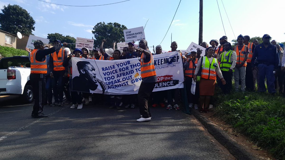 SkeemGp_SA's tweet image. 💪🚫✋ Skeem GP Foundation is hitting the streets, walking around our community to spread awareness and promote change. Together, let’s break the silence and create a safer, more inclusive society. #StandAgainstGBV #CommunityAwareness #TogetherWeCanMakeADifference