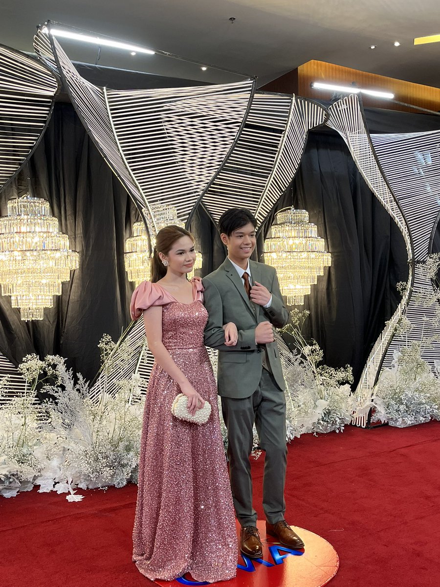 gmanetwork's tweet photo. Ashley Sarmiento and Marco Masa look fabulous tonight at the #GMAGala2023!❤️‍🔥 https://t.co/HHya8RwTY5