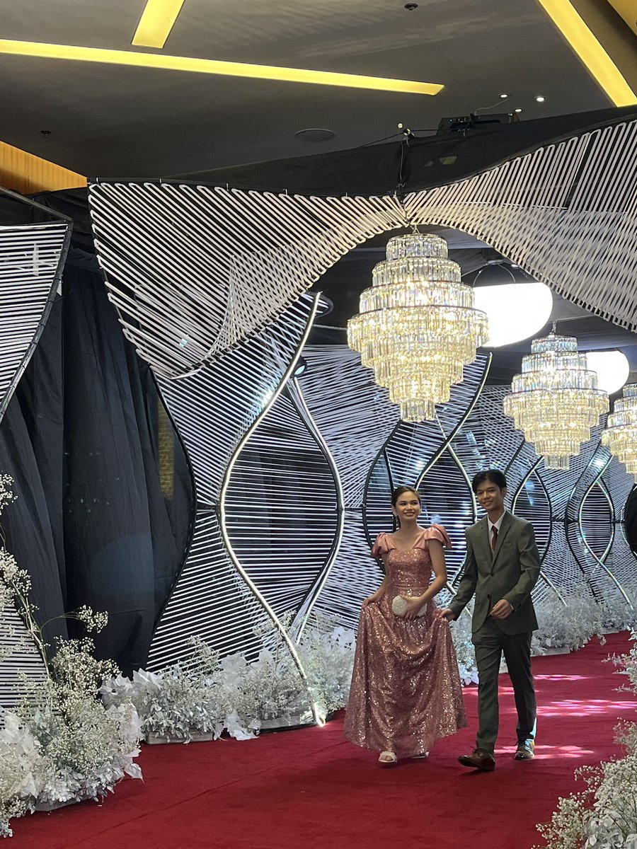 gmanetwork's tweet photo. Ashley Sarmiento and Marco Masa look fabulous tonight at the #GMAGala2023!❤️‍🔥 https://t.co/HHya8RwTY5