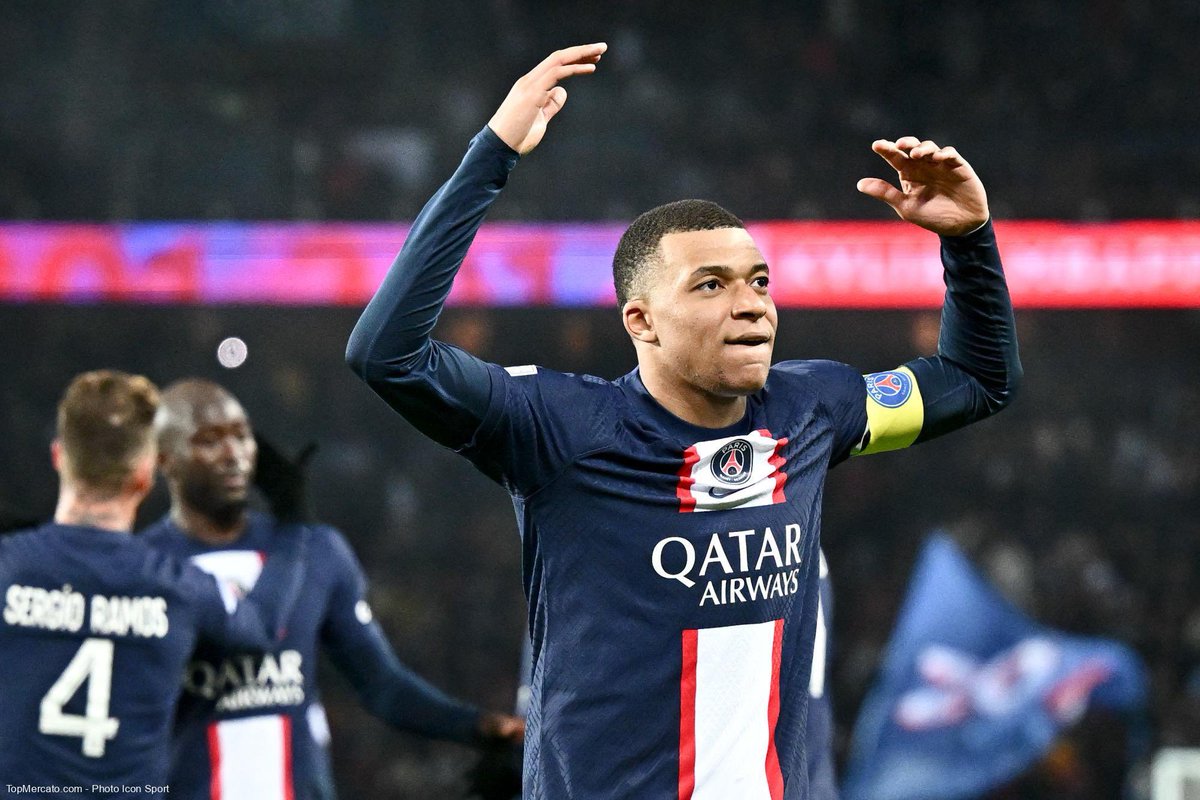 FabriceHawkins's tweet photo. 🚨Chelsea est intéressé par Kylian Mbappé ❗️

🔹Les Blues étudient la faisabilité du transfert. Pas d’offre pour le moment. Au moins un autre club anglais est intéressé.

🔹Al-Hilal veut proposer à Kylian Mbappé 400M€ sur deux ans + indemnité de transfert de 200M€ pour Paris🇸🇦 https://t.co/NvgERmvwjU