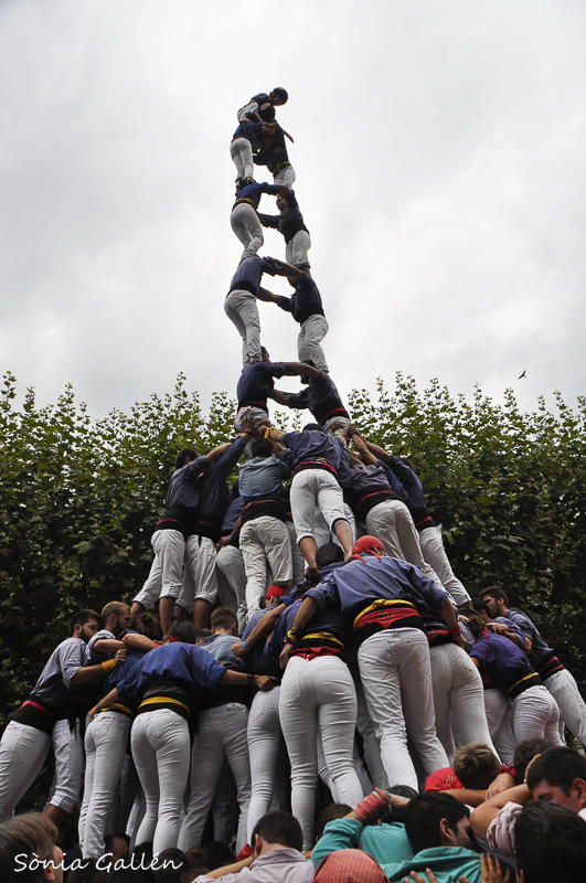 cultura_cat's tweet photo. 🎉 Per Les Santes, #castells!
@CastellsCat

Les Santes, a Mataró, ha anat guanyant pes al calendari casteller des de començaments del segle XXI gràcies al gran paper de les colles convidades i l'evolució de la colla local.

Avui, la plaça de Santa Anna n'acollirà una nova edició! https://t.co/Q3jDEsdTMO