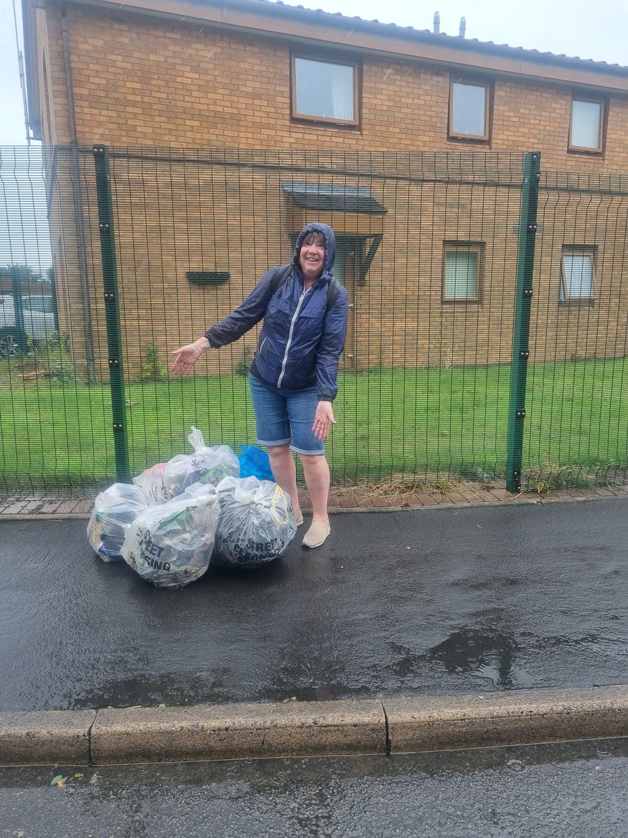 Litterwatch1's tweet photo. #sandwellcoronationclean with Marianne From @sandwellcouncil #communities team &amp; local residents. In 30 minutes, we removed 6 bags of #litter, and we are absolutely soaked! 
That's commitment!
#litterpicking #community #housing #westbromwich #Saturday @SercoESUK @sandwellcouncil https://t.co/3cWuwio2BK