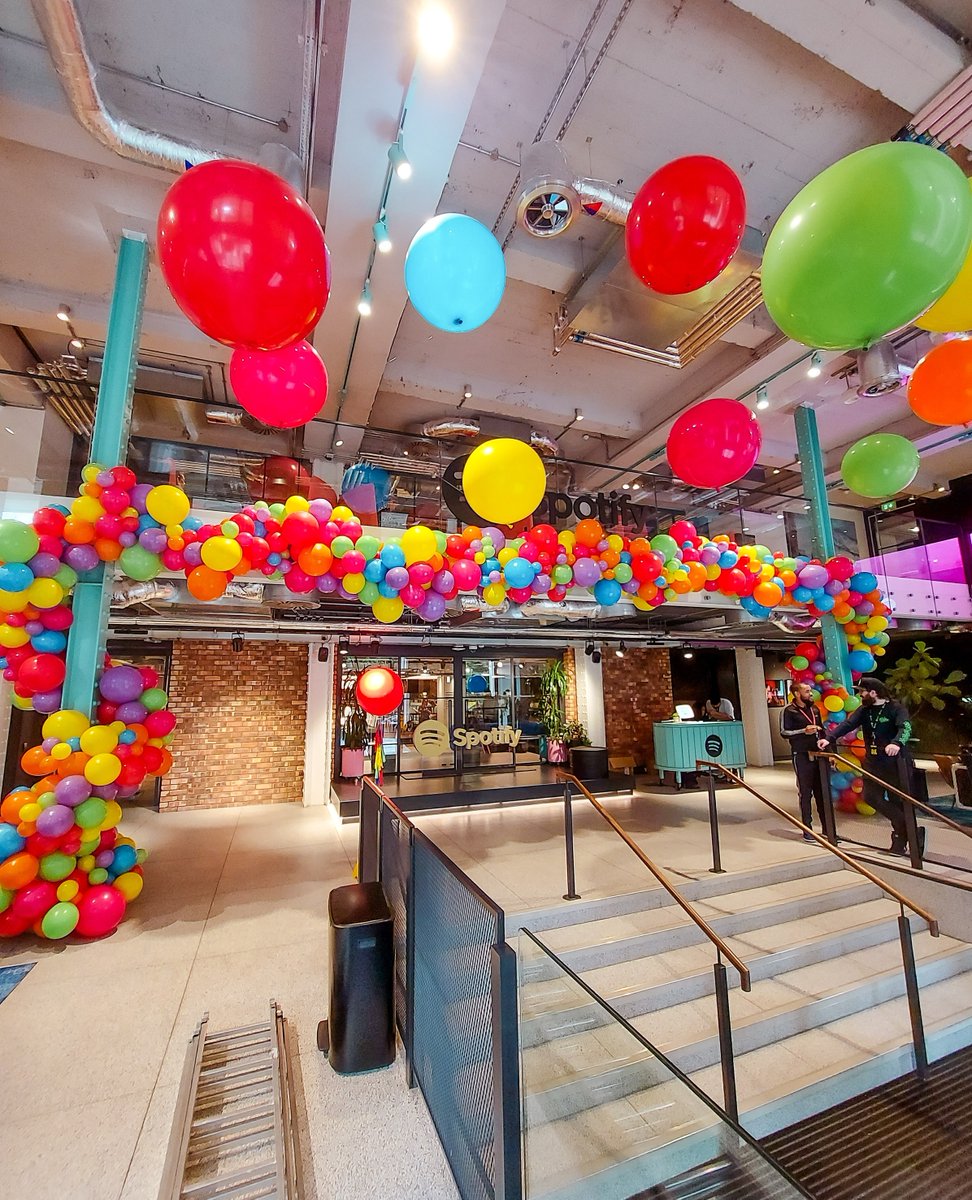 Brightening up your Saturday with awesome balloons! 🎈How epic does the @spotify HQ look 😍