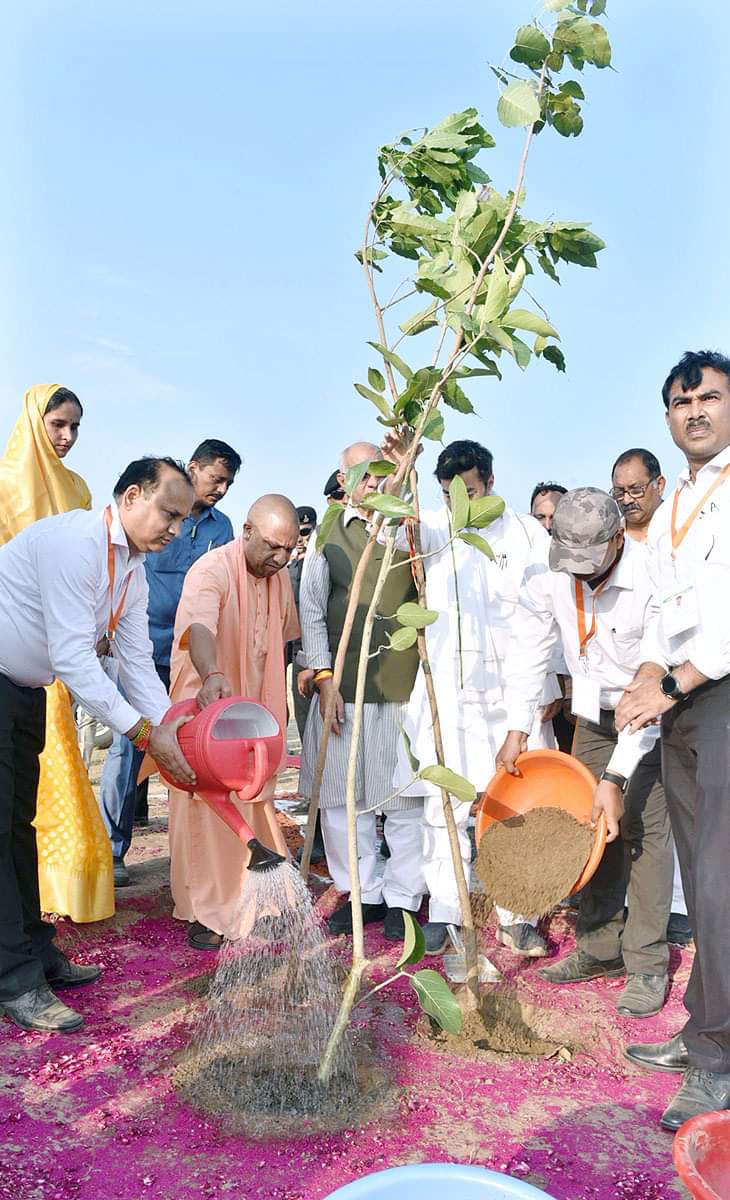 wasim0495's tweet photo. Van Mahotsav' commences in Uttar Pradesh today, 
thanks to the efforts led by CM Shri @myogiadityanath Ji Maharaj. 
#RecordPlantationWithYogiJi https://t.co/ION61JhA01