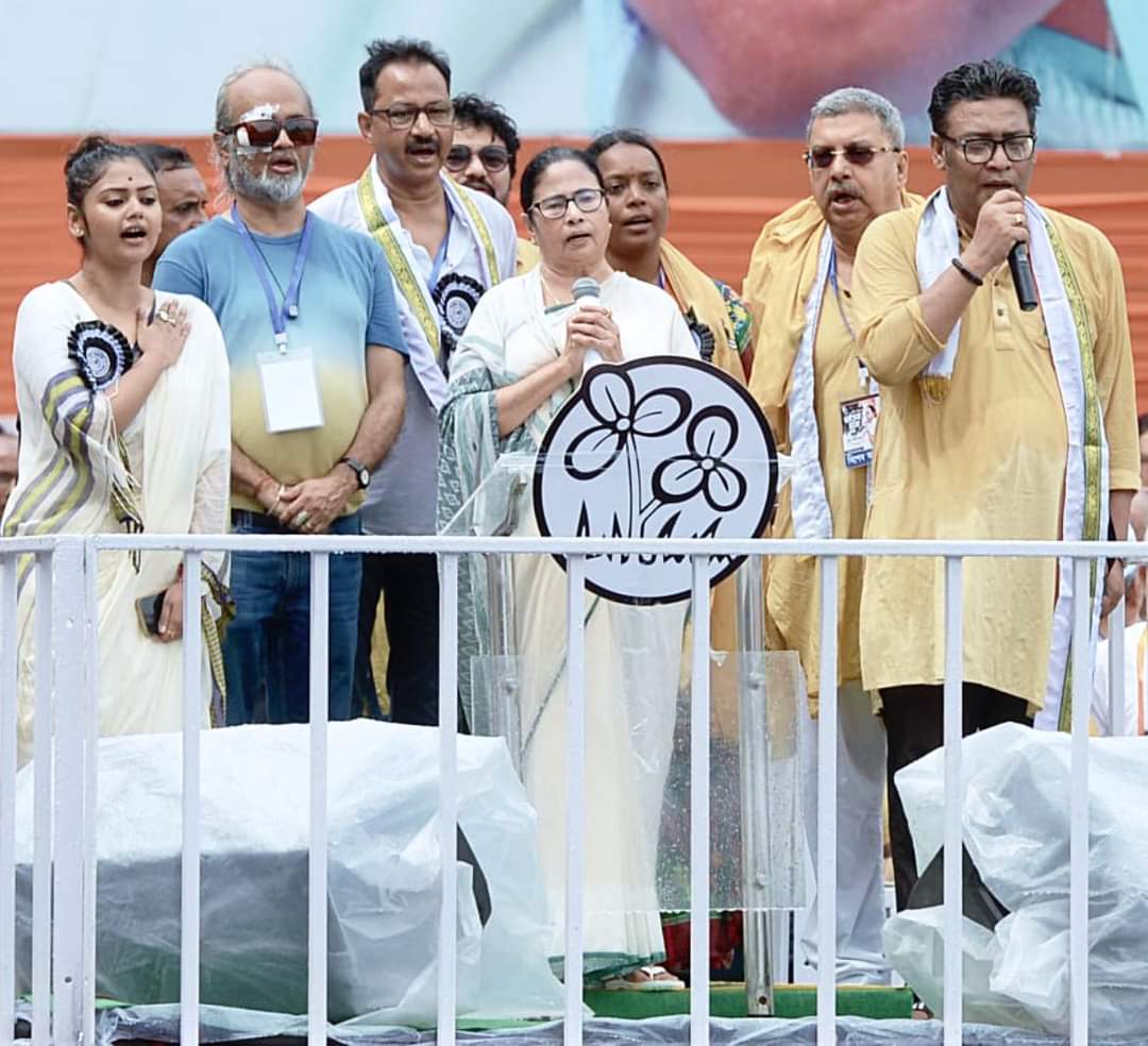 aitctuhin's tweet photo. শহীদের রক্ত, হবে নাকো ব্যর্থ ✊
* শিক্ষার প্রগতি *সঙ্ঘবদ্ধ জীবন *দেশপ্রেম
#ShahidDibas
#WestBengalTMCP
#paschimburdwantmcp
#kanksablocktmcp
@MamataOfficial @abhishekaitc @AITCofficial @SayoniGhoshAITC @WBTMCPofficial https://t.co/kvaLcNuCZF